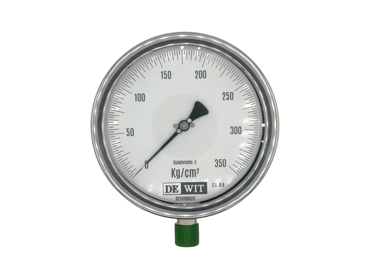 Manómetro de prueba clase 0.6 con dial de gran diámetro.